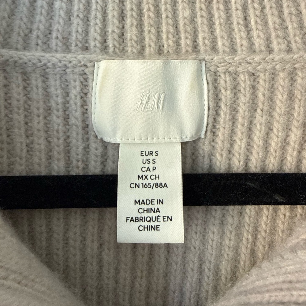 H&M Beige Ribbed Zip-Up Sweater - Picture 3 of 3